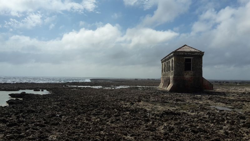 Verlassenes Haus an der Küste