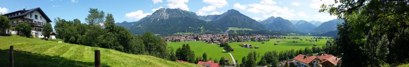 Wandern im Allgäu - Fernblick auf Oberstdorf