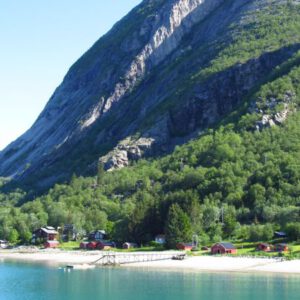 Ørnes - Wo Felsen Karibikstrände treffen