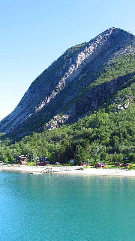 Ørnes - Wo Felsen Karibikstrände treffen