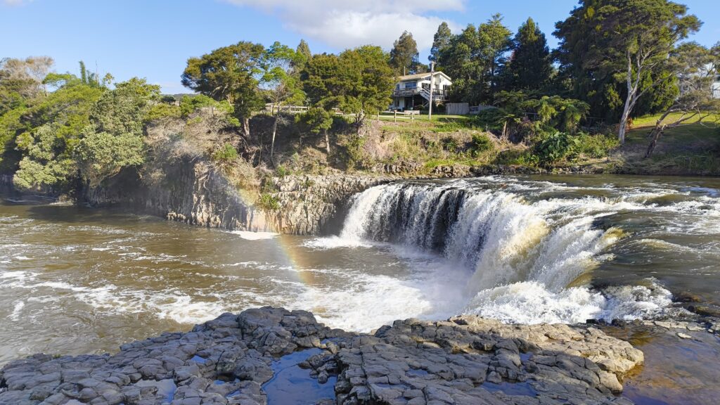 Haruru Falls