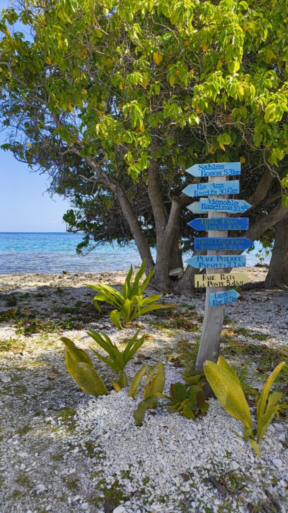 Rangiroa Wegweiser